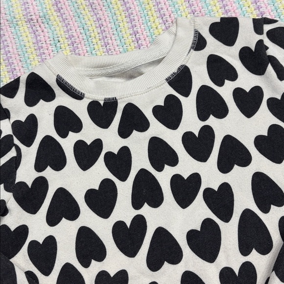 Cat & Jack White & Black Girls Heart Print Sweater Kids Pullover Size M (7/8 ) ! - Picture 2 of 8